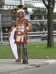 908065 Afbeelding van een silhouet van een Romeinse soldaat, met het lijf van een bekende wielrenner (?), geplaatst op ...
